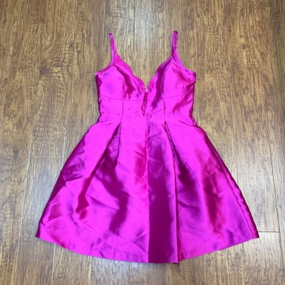 Unbranded Dresses & Skirts - Magenta plunging neckline fit & flare party dress